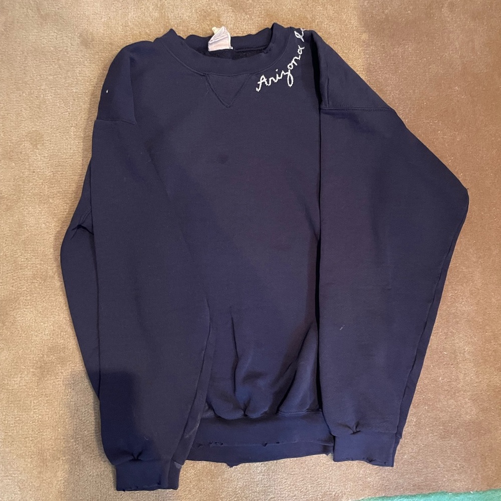 Vintage “Arizona Love” sweatshirt.